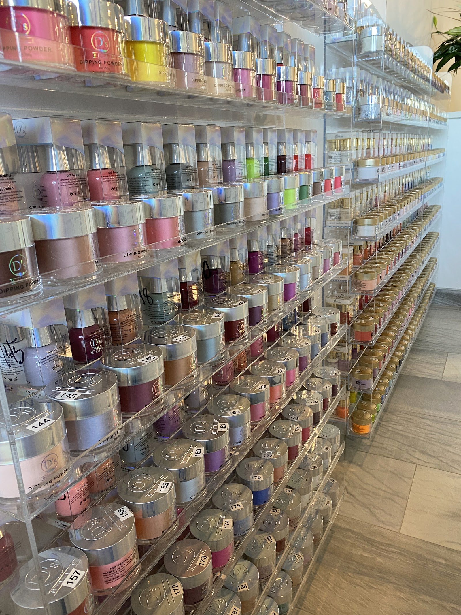 T & Company nail photo 4